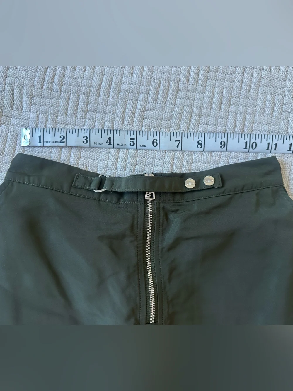NWOT Alo Yoga Work It Mini Skirt - Green Olive - XXS